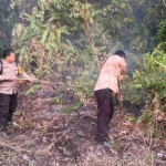 Rumput Gambut Terbakar, Tim Gabungan Turun Sebelum Api Makin “Nakal”